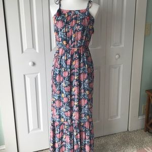 Adorable LOFT Maxi Dress
